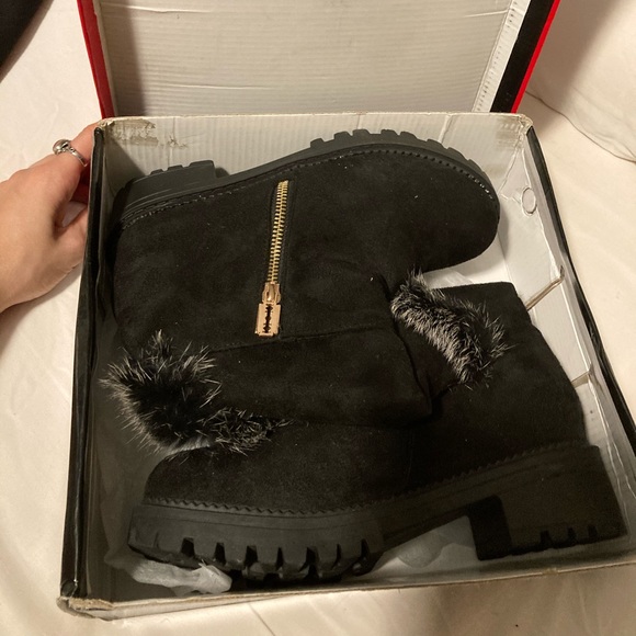 Winter boots with faux fur trim - Picture 6 of 6